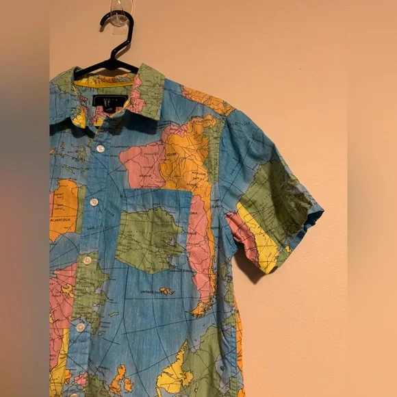 EUC 21 MEN Blue Map of the World AOP Button Down size small - Picture 3 of 8